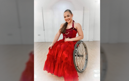 <p><strong>FOLLOW YOUR DREAMS.</strong> Physically-impaired Anne Charlaine Santos does not let her disability and the coronavirus disease 2019 (Covid-19) pandemic stop her from pursuing her love for dancing. Santos says she took the opportunity to improve her dancing skills while the country is still grappling with the Covid-19 pandemic. <em>(Contributed photo)</em></p>