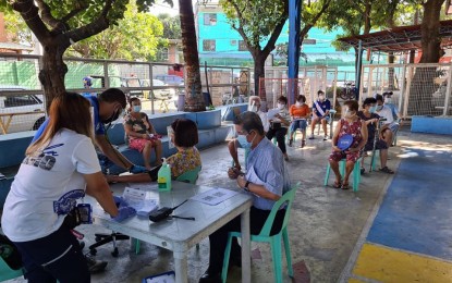 <p><strong>MANILA A2.</strong> As of Sunday (March 28, 2021), 1,309 senior citizens in Manila have received their AstraZeneca jabs, reported Manila Mayor Isko Moreno. He urged the others to preregister for faster processing. <em>(Photo courtesy of Isko Moreno Facebook page)</em></p>
