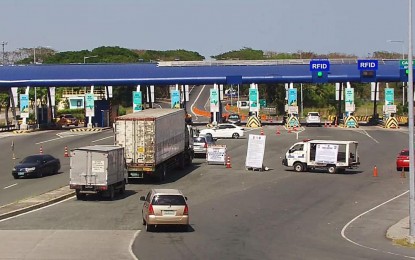 <p><strong>BORDER CHECK</strong>. Checkpoints in all entry and exit points of Angeles City were put up on Thursday (April 1, 2021) to ensure that safety measures against Covid-19 are strictly implemented. All individuals coming from places under enhanced community quarantine are required to show an RT-PCR or rapid antigen test indicating a negative result taken not more than 48 hours before their entry<em>. (Photo courtesy of the City Government of Angeles)</em></p>