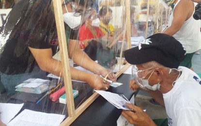 ECQ aid distribution ends as some LGUs return excess funds
