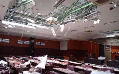 <p><strong>DAMAGED.</strong> A meeting room at the Blitar District Legislative Council was damaged in a 6.7-magnitude earthquake, centered 82 kilometers southwest of Malang district, East Java on Saturday (April 10, 2021). Six persons died, according to authorities. <em>(ANTARA Jatim/ istimewa)</em></p>