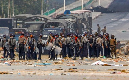 <p>Myanmar police tightened security in Hlaingthaya, Yangon in March 2021. <em>(AFP/VNA Photo)</em></p>