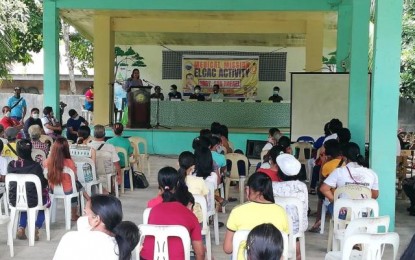 <p><strong>ELCAC ORIENTATION</strong>. Residents of San Remigio, Antique during the orientation and medical mission held last December 2020 by the Antique Provincial Task Force ELCAC in San Rafael Elementary School. San Remigio Municipal Mayor Margarito Mission, Jr. and Sibalom Mayor Gian Carlo Occena have issued statements of support to the NTF-ELCAC projects to be implemented in their identified barangays. <em>(PNA file photo by Annabel Consuelo J. Petinglay)</em></p>