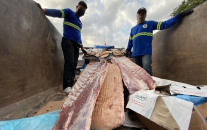 <p><strong>SEIZED.</strong> Manila authorities confiscate 302 boxes or 6,040 kilos of smuggled pork belly from Germany in Tondo District on Tuesday (April 27, 2021). The Manila Bureau of Permits also discovered the owner does not have a permit or registered business name. <em>(Photo courtesy of Manila-PIO)</em></p>