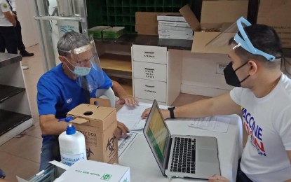 <p><strong>RUSSIAN JABS.</strong> Manila’s rollout of Sputnik V vaccines continues on Thursday (May 6, 2021) for medical front-liners. As of noontime, 62 at the Sta. Ana Hospital and 72 at the Ospital ng Maynila have received the Russian-made jabs. <em>(Photo courtesy of Manila-PIO)</em></p>