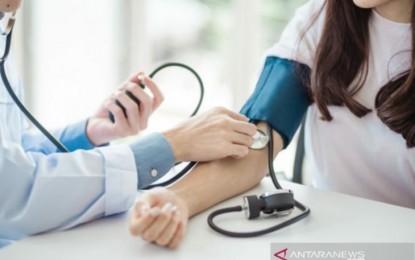 People with hypertension can do light exercise: expert