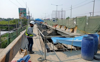 <p><strong>BRIDGE REHAB</strong>. The NLEX Corporation undertakes simultaneous rehabilitation of two bridges in Bulacan to provide motorists safer and smoother expressway travel. The 45-meter Meycauayan Bridge rehabilitation is targeted for completion by September this year while the 64-meter Bigaa Bridge in Balagtas town is expected to be finished by August. <em>(Photo courtesy of NLEX Corporation)</em></p>