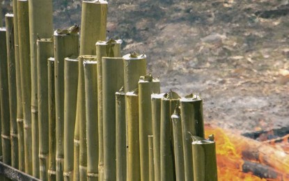 Steamed palm sugar rice cake in bamboo or Putu Bamboo Stock Photo - Alamy