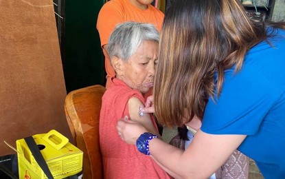 <p><strong>MOBILE VAX.</strong> The Baguio City Health Services Office’s Covid-19 Mobile Vaccination gets going on May 20, 2021. It will go to houses of bedridden and non-ambulatory residents using an ambulance with doctors, nurses, and a health worker for every village. <em>(Photo courtesy of Baguio-PIO)</em></p>