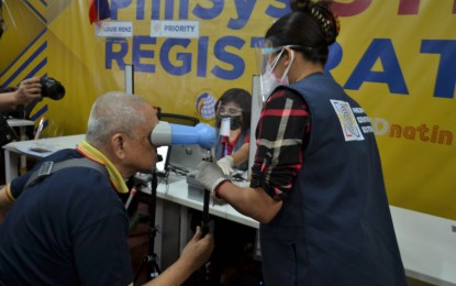 <p><strong>PHILSYS REGISTRATION. </strong>Step 2 process involves the validation of supporting documents and biometric captures such as iris scans and fingerprints at the PhilSys registration centers. Over 40 million Filipinos have registered under Step 2 even amid the pandemic. <em>(File photo)</em></p>