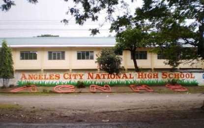 <p><strong>JAB SITE</strong>. The Angeles City National High School in Barangay Pampang, Angeles City, Pampanga was designated by the city government on Friday (June 4, 2021) as the second vaccination site as part of the continuing efforts to hasten the inoculation of the residents against Covid-19. With this new vaccination site, the city will inoculate some 4,000 residents a day. <em>(Photo by the City Government of Angeles)</em></p>