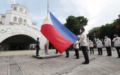 <p><strong>HISTORIC SITE.</strong> San Juan City Mayor Francis Zamora leads the commemoration rites for the 123rd Philippine Independence Day at the City Hall on Saturday (June 12, 2021). The city is home to the Pinaglabanan Shrine which serves as a memorial to 1896 Battle of Pinaglabanan, considered the first battle of the Philippine revolution. <em>(PNA photo by Joey Razon)</em></p>
