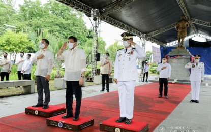 <p><strong>HERO WORSHIP.</strong> President Rodrigo Duterte (center) attends an Independence Day celebration in Malolos City, Bulacan on Saturday (June 12, 2021). He said all Filipinos, especially front-liners, battling the Covid-19 pandemic are heroes. <em>(Photo courtesy of PND/PCOO)</em></p>