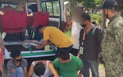 <p><strong>ARRESTED.</strong> Anti-narcotics agents account for shabu seized from three drug suspects on board a passenger van after their arrest in Esperanza, Sultan Kudarat on Sunday (June 20, 2021). Seized from the suspects’ possession were an estimated PHP36,000 worth of shabu. <em>(Photo courtesy of PDEA-12)</em></p>