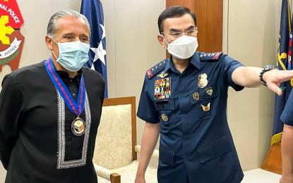 <p><strong>PARTNERS.</strong> UN Philippines Resident Coordinator Gustavo Gonzalez and PNP chief Gen. Guillermo Eleazar during a meeting on Tuesday (June 29, 2021). Eleazar said the PNP is fully committed to the UNJP, an undertaking between the UN and the Philippines to combat terrorism and illegal drugs. <em>(Photo courtesy of UN Philippines)</em></p>
