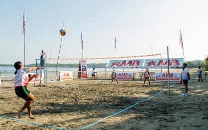 <p><strong>BEACH VOLLEYBALL. </strong>Local beach volleyball players from Ilocos Norte show what they got after being updated of the new rules and regulations. The first season of the pro volleyball league will kick off on July 17, 2021 at the Laoag Centennial Arena to be participated by 15 teams from various parts of the country. (<em>Contributed photo</em>) </p>