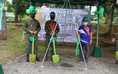 <p><strong>GROUNDBREAKING</strong>. Gen. Eric C Vinoya, commander of the 3rd Infantry Division (left), Armed Forces of the Philippines Chief of Staff Gen. Cirilito Sobejana (center), and Department of Public Works and Highways representative Architect Vicente Rabago Jr. pose during the July 3, 2021 groundbreaking ceremony of the 50-bed capacity hospital to be built inside the Camp General Macario Peralta Jr. in Barangay Jaena Norte, Jamindan, Capiz. The project is funded under the “Build, Build, Build” program of the national government. <em>(Photo courtesy of 3ID)</em></p>