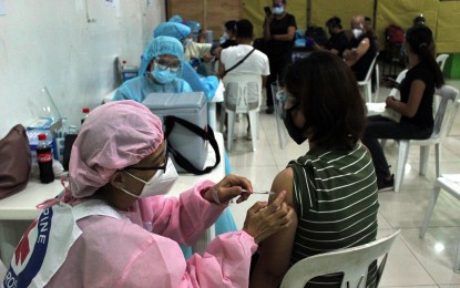 PH Red Cross aims to vaccinate 2.5K OFWs with Moderna vax