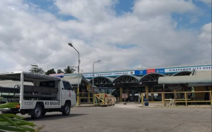 <p><strong>CLEARED OUT.</strong> The Kidapawan City bus terminal after a blast occurred inside a unit of the Davao Metro Shuttle Bus at the city’s transport facility on Thursday (July 8, 2021). Police said a bag with flammable materials was found at the rear of a Davao-bound bus. <em>(Photo from DXND Kidapawan)</em></p>