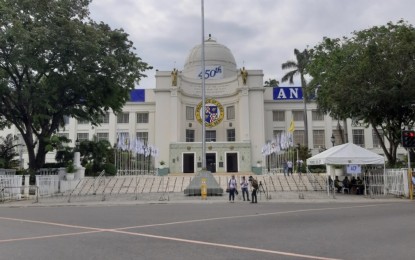<p>The Cebu Provincial Capitol. <em>(PNA file photo by John Rey Saavedra)</em></p>