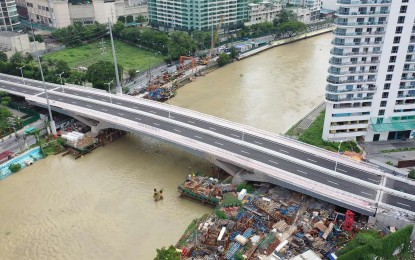 <p>SOON TO OPEN. Top view of the newly-finished Estrella-Pantaleon Bridge that will be opened on Thursday (July 29, 2021). The PHP1.46 billion bridge funded by a grant from the People’s Republic of China is expected to accommodate about 50,000 vehicles every day. <em>(Photo courtesy of Secretary Mark Villar’s FB page)</em></p>