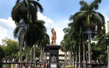 <p>The monument of Gen. Paulino Santos in General Santos City’s main plaza <em>(PNA GenSan file photo)</em></p>