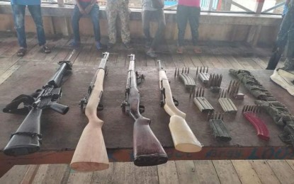 <p><strong>LOOSE FIREARMS.</strong> Photo shows the guns and ammunition they turned over to the troops of the Marine Battalion Landing Team-6 by officials of Sapa-Sapa town in Tawi-Tawi on Monday (Aug. 2, 2021). Since January, a total of 49 loose firearms were surrendered to the JTF Tawi-Tawi. <em>(Photo courtesy of Joint Task Force Tawi-Tawi)</em></p>