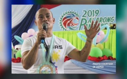 <p>1996 Olympic silver medalist Mansueto “Onyok” Velasco <em>(Photo courtesy of DepEd)</em></p>