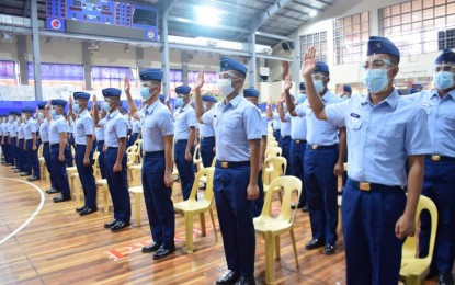 <p><strong>TATAK-SANDIGAN.</strong> The 200 graduates of Class 84 - 2020 "Tatak-Sandigan" during their graduation at the Philippine Coast Guard Training Center in Taguig City on Thursday. The PCG said the graduates are part of the first-ever class dedicated to skilled drivers and mechanics. <em>(Photo courtesy of PCG)</em></p>