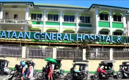<p><strong>HOSPITAL.</strong> State-owned Bataan General Hospital and Medical Center (BGHMC) main in Balanga City, Bataan is now 91.2 percent filled with Covid-19 patients with only 13 intensive care unit slots available. Many of the hospitals in Bataan were already or almost filled with patients. <em>(Contributed Photo)</em></p>