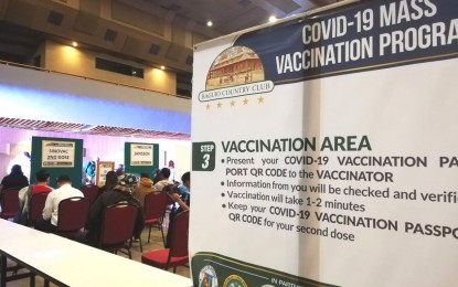 <p><strong>FOR TOURISM WORKERS.</strong> The Baguio Country Club will host Covid-19 vaccination activities for tourism industry workers from Aug. 30 to Sept. 1, 2021. The city government and the private sector will allot 4,000 doses. <em>(PNA file photo by Liza T. Agoot)</em></p>
