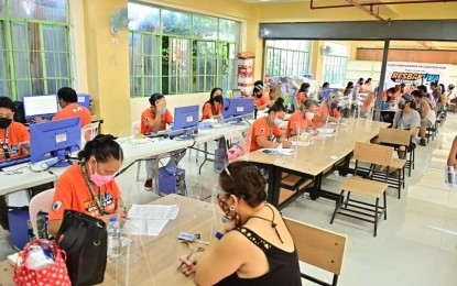 <p><strong>VACCINATION HUB</strong>. Constituents of Barangay Catalunan avail the vaccination program initiated by village chief January Duterte, the city government, and 1st District Rep. Paolo “Pulong” Duterte on Saturday (Sept. 4, 2021). Rep. Duterte’s office said the 461 individuals received their first dose of the Sinopharm vaccine as of Saturday afternoon. <em>(Photo courtesy of 1st District Rep. Paolo 'Pulong' Duterte's office)</em></p>