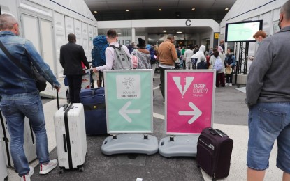 <p>People queue up to enter the departure hall at the Brussels airport in Zaventem, Belgium on July 1, 2021.<em>(Xinhua/Zheng Huansong)</em></p>
