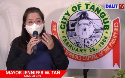 <p><strong>NO MOVEMENT SATURDAYS</strong>. Tangub City Mayor Jennifer Tan announces a "No Movement Saturdays" on Friday (Sept. 10, 2021). The declaration was made after the city logged a record-high of 120 cases in a single day. <em>(Screengrab via Dalit TV)</em></p>