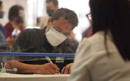 <p><strong>REELECTION BID.</strong> Bacolod City Lone District Rep. Greg Gasataya files his certificate of candidacy before the local Commission on Elections office on Monday (Oct. 4, 2021). Gasataya is eyeing a second term with the commitment to work for the completion of the Bacolod City General Hospital.<em> (Photo from Rep. Greg Gasataya's Facebook page)</em></p>