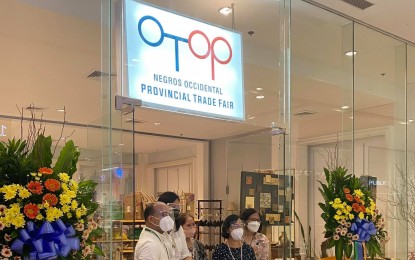 <p><strong>SPECIAL TRADE FAIR</strong>. A six-month event dubbed the “OTOP Provincial Trade Fair” was launched by the Department of Trade and Industry-Negros Occidental at the Ayala Malls Capitol Central in Bacolod City on Thursday (Oct. 14, 2021) to help “otopreneurs” recover from the economic slump brought by the Covid-19 pandemic. Showcasing their products are an initial 31 Negrense producers, who have been assisted by the DTI. <em>(Photo courtesy of Gabb Advincula)</em></p>