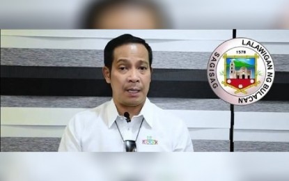 <p><strong>KIDS' IMMUNIZATION.</strong> Bulacan Governor Daniel R. Fernando, in a video message, urges parents to let their children be immunized against measles, rubella, tetanus, and diphtheria (MR-TD) on Monday (Oct. 18, 2021). This was during the launching by the Department of Health, in collaboration with the provincial government, of the immunization program that would protect children from measles, polio, and rubella. <em>(Photo courtesy of the provincial government of Bulacan)</em></p>