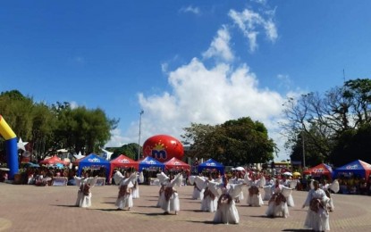 <p><strong>BINIRAYAN FESTIVAL</strong>. The Malay-Ati Competition during the Binirayan Festival 2019. Antique Provincial Tourism and Cultural Affairs Officer Juan Carlos Perlas said on Tuesday (Oct. 19, 2021) that this year's Binirayan Festival will be a combination of face-to-face and virtual activities.<em> (File photo by Annabel Consuelo J. Petinglay)</em></p>