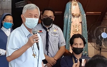 <p><strong>VOTERS’ EDUCATION</strong>. Bishop Patricio Buzon (in white) of the Diocese of Bacolod commends the group of Negrense youths behind the formation of the Gugma Banwa, a non-partisan and multi-sectoral movement aiming to “empower the youth through voters’ education and to encourage participation in democratic processes” ahead of the May 2022 elections. “We are faced with a great event and it’s going to be a life-changing event for all of us. Who will be elected will greatly affect our lives,” Buzon said during the launch held at the lobby of the Bishop’s House in Bacolod City on Friday (Oct. 22, 2021). <em>(Photo courtesy of ADSUM Diocese of Bacolod)</em></p>
