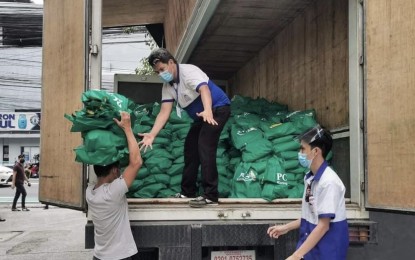 <p><strong>PCSO CARES</strong>. Close to 2,000 food packs were delivered by personnel of the PCSO to the Ilocos Norte government on Tuesday (Nov. 2, 2021). The food packs will be delivered to families who are greatly affected by Covid-19. (<em>Photo courtesy of PCSO</em>) </p>