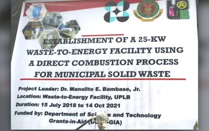 <p><strong>WASTE-TO-ENERGY. </strong>Science and Technology Secretary Fortunato dela Peña says he supports the establishment of the 25kW waste-to-energy facility using a direct combustion process for municipal solid waste. He said this could be a possible solution to ever-increasing municipal solid waste production in the country. (<em>Photo courtesy of Enrico Belga Jr./DOST</em>) </p>