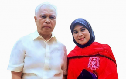 <p><strong>GONE</strong>. The late former Rep. Didagen Dilangalen (left) and his daughter Bai Donna Dilangalen, who is running for congresswoman for the First District of Maguindanao, are shown in this undated photo before the veteran politician’s death on Saturday (Nov. 6, 2021). There was no mention of the cause of his death. <em>(Photo from Bai Donna Dilangalen FB page)</em></p>