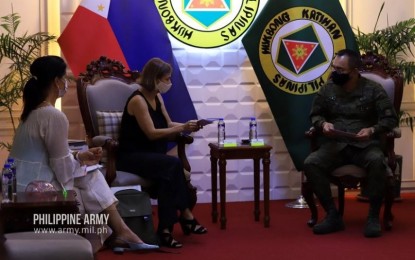 <p><strong>VISIT.</strong> Delegates of the International Committee of the Red Cross visit Army commander, Lt. Gen. Andres Centino, at the Army Headquarters in Taguig City on Tuesday (Nov. 9, 2021). Centino told the delegates that the armed forces adhere to the International Humanitarian Law and human rights law. <em>(Photo courtesy of the Philippine Army)</em></p>
