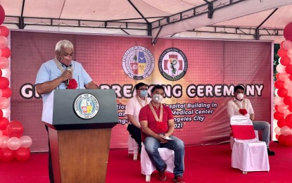 <p><strong>IMPROVING HEALTH SERVICES</strong>. Mayor Carmelo Lazatin Jr. delivers his message during the groundbreaking ceremony for a four-storey building at the Rafael Lazatin Memorial Medical Center, formerly the Ospital Ning Angeles in Angeles City, Pampanga on Wednesday (Nov. 10, 2021). The project, once completed, will be installed with P100-million worth of state-of-the-art medical equipment. <em>(Photo courtesy of the City Government of Angeles)</em></p>