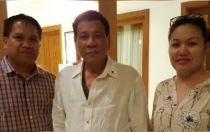 <p><strong>THIRD NOMINEE.</strong> Eusebio Avanceña (left) joins President Rodrigo Duterte and his cousin, Honeylet Avanceña, in this undated photo. He is the third nominee of the Malasakit Movement party-list, replacing Elizabeth Rodriguez on Friday (Nov. 12, 2021). <em>(Photo courtesy of Celine Pialago)</em></p>