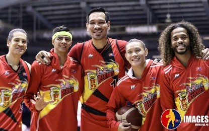 <p><strong>TRADED.</strong> San Miguel has let go of Arwind Santos (2nd from left) and Alex Cabagnot (4th from left). The Philippine Basketball Association approved the deal that sent Cabagnot to Terrafrima in exchange for Simon Enciso on Saturday (Nov. 13, 2021). <em>(Photo courtesy of PBA Images)</em></p>