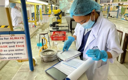 <p><strong>FOCUS ON STEM</strong>. Medical technology students conduct laboratory tests as they attend face-to-face classes at the University of La Salette (ULS) in Santiago City in this undated photo. The incoming administration said they want learners to improve their expertise on science, technology, engineering, and mathematics by focusing on such programs under the Department of Education. <em>(File photo)</em></p>