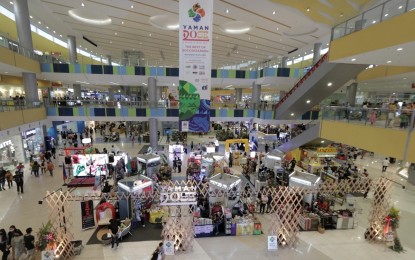 <p><strong>EXPO</strong>. Photo shows the display setup of the 2021 Yaman Dose Trade Expo from Nov. 15 to 21 at the SM mall atrium in General Santos City. The participating micro, small and medium enterprises from parts of Region 12 (Soccsksargen) generated around PHP35 million sales during the week-long event. (<em>Photo courtesy of DTI-12</em>) </p>