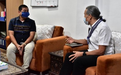 <p><strong>PEACE PARTNERS.</strong> Bangsamoro Autonomous Region in Muslim Mindanao (BARMM) Labor Minister Romeo Sema (left) welcomes Gustavo Gonzales, the resident coordinator of the United Nations in the Philippines, in his office in Cotabato City on Tuesday (Nov. 30, 2021). During the meeting, the two established a virtual partnership that will help bring about industrial peace in the region’s conflict-affected communities. <em>(Photo courtesy of MOLE-BARMM)</em></p>
<p><em> </em></p>