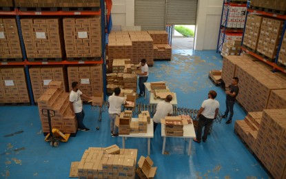 <p><strong>PREPOSITIONED</strong>. Boxes of food packs are stored at the Department of Social Welfare and Development (DSWD) regional resource operations section warehouse in Palo, Leyte. The DSWD on Friday (Dec. 3, 2021) said it has prepositioned 15,270 family food packs in Eastern Visayas for faster response, especially after calamities. <em>(Photo courtesy of DSWD)</em></p>